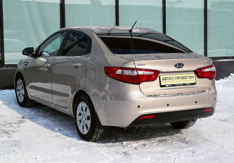 Подержанный автомобиль Kia Rio Sedan 2012 года (3 фото)