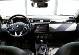 Подержанный автомобиль Renault Arkana 2019 года (19 фото)
