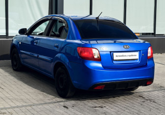 Подержанный автомобиль Kia Rio Sedan 2010 года (3 фото)