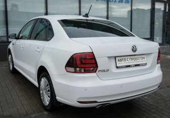 Подержанный автомобиль Volkswagen Polo Sedan 2018 года (3 фото)