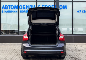 Подержанный автомобиль Ford Focus Hatchback 2012 года (20 фото)