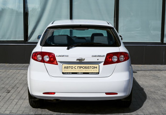 Подержанный автомобиль Chevrolet Lacetti Hatchback 2012 года (4 фото)