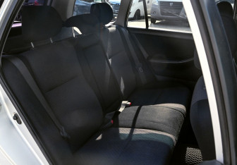 Подержанный автомобиль Toyota Corolla Wagon 2002 года (15 фото)