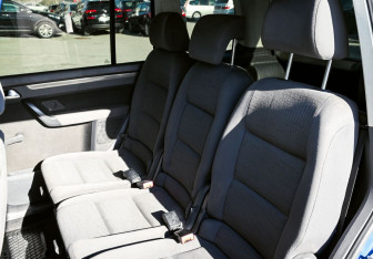 Подержанный автомобиль Volkswagen Touran 2007 года (16 фото)