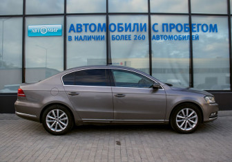 Подержанный автомобиль Volkswagen Passat Sedan 2011 года (6 фото)