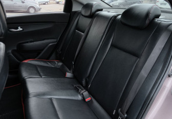 Подержанный автомобиль Kia Rio Sedan 2020 года (21 фото)