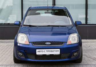 Подержанный автомобиль Ford Fiesta Hatchback 2007 года (8 фото)
