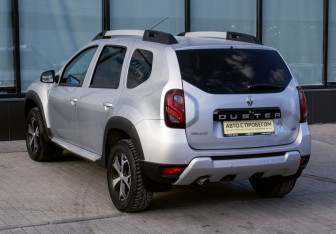 Подержанный автомобиль Renault Duster 2018 года (3 фото)