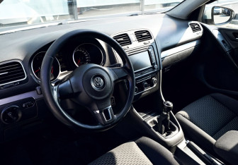 Подержанный автомобиль Volkswagen Golf Hatchback 2010 года (13 фото)