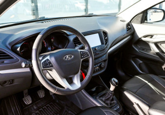 Подержанный автомобиль LADA (ВАЗ) Vesta Sedan 2021 года (15 фото)