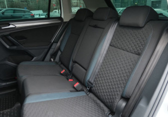 Подержанный автомобиль Volkswagen Tiguan 2019 года (19 фото)