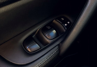 Подержанный автомобиль Nissan X-Trail 2017 года (11 фото)