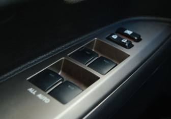 Подержанный автомобиль Toyota Land Cruiser Suv 2011 года (14 фото)