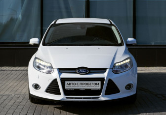 Подержанный автомобиль Ford Focus Hatchback 2012 года (8 фото)