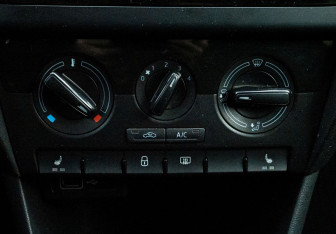 Подержанный автомобиль Skoda Rapid Liftback 2019 года (11 фото)