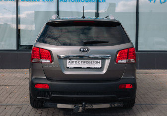 Подержанный автомобиль Kia Sorento 2012 года (4 фото)