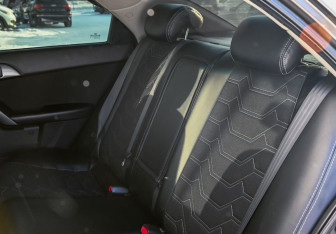 Подержанный автомобиль Kia Cerato Sedan 2012 года (18 фото)