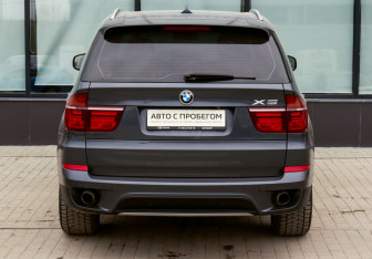 Подержанный автомобиль BMW X5 2013 года (4 фото)