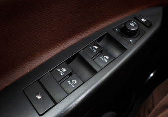 Подержанный автомобиль Opel Antara 2014 года (12 фото)