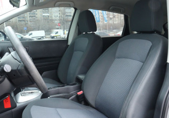 Подержанный автомобиль Nissan Qashqai 2013 года (18 фото)