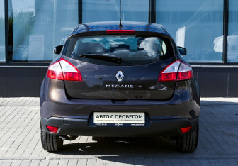 Подержанный автомобиль Renault Megane Hatchback 2013 года (4 фото)