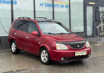 Подержанный автомобиль Kia X-Trek 2004 года (7 фото)
