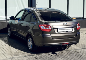 Подержанный автомобиль LADA (ВАЗ) Granta Sedan 2018 года (3 фото)