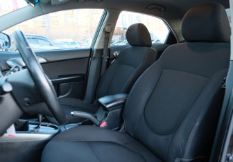 Подержанный автомобиль Kia Cerato Sedan 2009 года (18 фото)