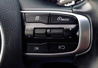 Подержанный автомобиль Kia K5 2021 года (13 фото)