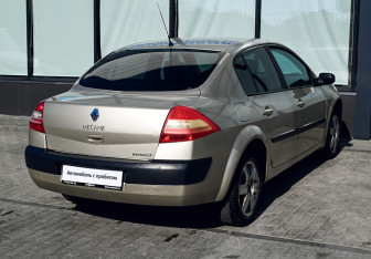Подержанный автомобиль Renault Megane Sedan 2006 года (5 фото)
