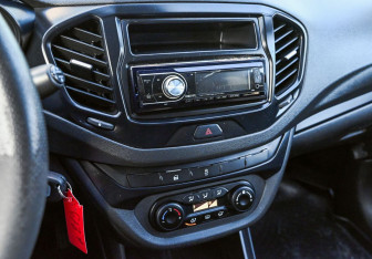 Подержанный автомобиль LADA (ВАЗ) Vesta Sedan 2019 года (13 фото)