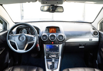Подержанный автомобиль Opel Antara 2013 года (12 фото)