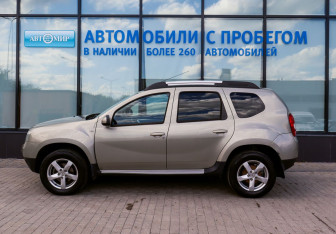 Подержанный автомобиль Renault Duster 2013 года (2 фото)