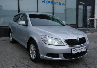 Подержанный автомобиль Skoda Octavia Liftback 2012 года (7 фото)