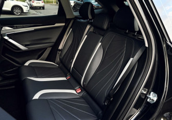 Подержанный автомобиль Geely Atlas 2024 года (18 фото)