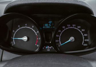 Подержанный автомобиль Ford EcoSport 2016 года (16 фото)