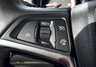 Подержанный автомобиль Opel Mokka 2014 года (14 фото)