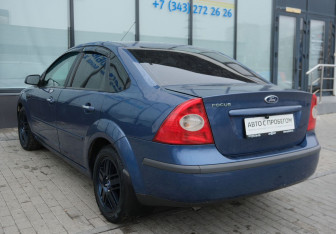 Подержанный автомобиль Ford Focus Sedan 2007 года (3 фото)