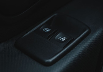 Подержанный автомобиль Renault Logan Sedan 2022 года (11 фото)