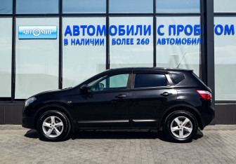 Подержанный автомобиль Nissan Qashqai 2012 года (2 фото)