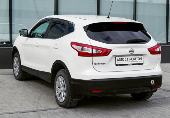 Подержанный автомобиль Nissan Qashqai 2014 года (3 фото)