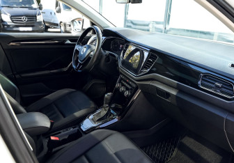 Подержанный автомобиль Volkswagen T-Roc 2021 года (22 фото)
