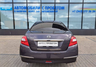 Подержанный автомобиль Nissan Teana 2011 года (4 фото)