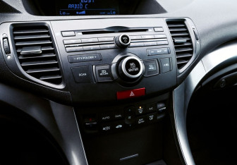 Подержанный автомобиль Honda Accord Sedan 2011 года (10 фото)