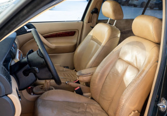 Подержанный автомобиль Skoda Octavia Liftback 2001 года (14 фото)