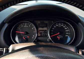 Подержанный автомобиль Nissan Qashqai 2011 года (10 фото)