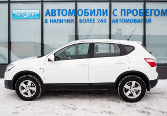 Подержанный автомобиль Nissan Qashqai 2013 года (2 фото)