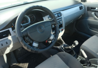 Подержанный автомобиль Chevrolet Lacetti Sedan 2010 года (9 фото)