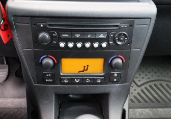 Подержанный автомобиль Citroen C4 Hatchback 2010 года (10 фото)