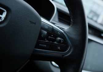 Подержанный автомобиль Geely Atlas Pro 2022 года (14 фото)